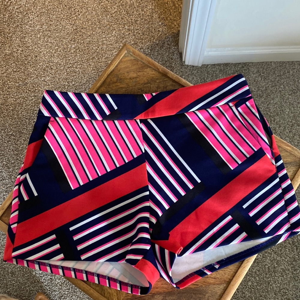 Express Shorts Pink, Red, Navy, white,  side zipper. Size 0 fit more like a 2/4